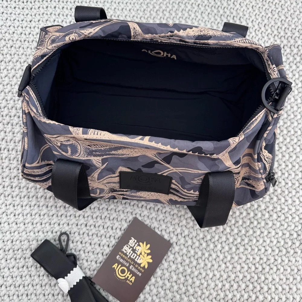 Aloha Collection• Super Special LTD Edition Keep It Light Sporty Duffle AHI CAMO